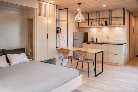 Cottage with private hot tub – MICRO 19