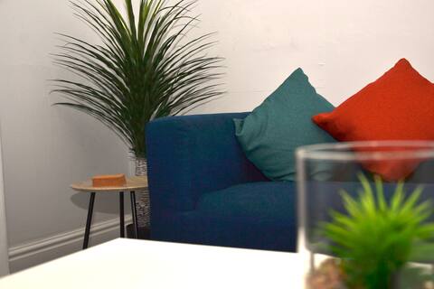 Salisbury - New 3br home, wifi, parking, sleeps 6