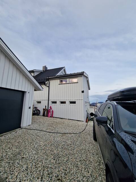 House, good bus connections to Tr.heim. 25min