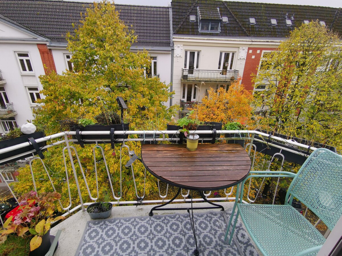 Successful Airbnb property: Old building flair in sweet Eppendorf in Eppendorf