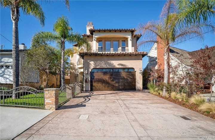 Manhattan Beach Luxury House (5b4.5ba) - Torrance, CA