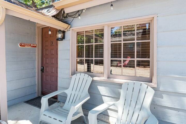 Fox N Bear Cottages managed Airbnb listing 2
