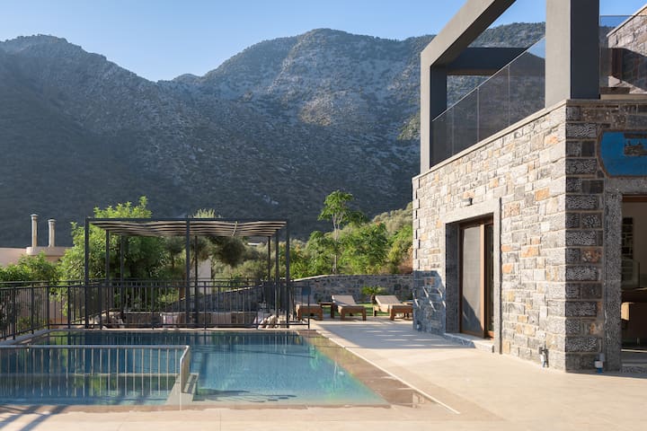 Montem SeaView Villa II, a Summer Retreat in Bali