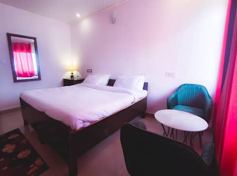 Semi Deluxe Room -Haut Monde Kings Paradise resort