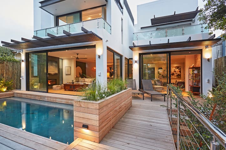 The Lush & Luxurious Vineyard Retreat Villa gallery image 4