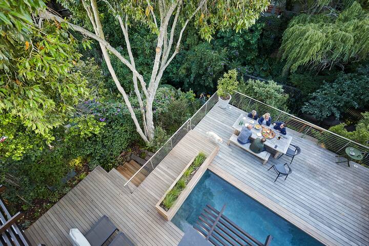 The Lush & Luxurious Vineyard Retreat Villa gallery image 5