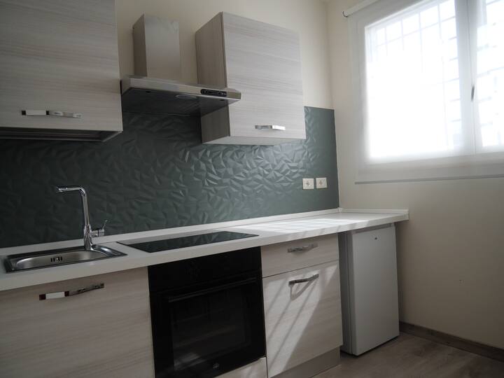 Our Guest House-wood Room-cir.058120-aff-00089 - フィウミチノ