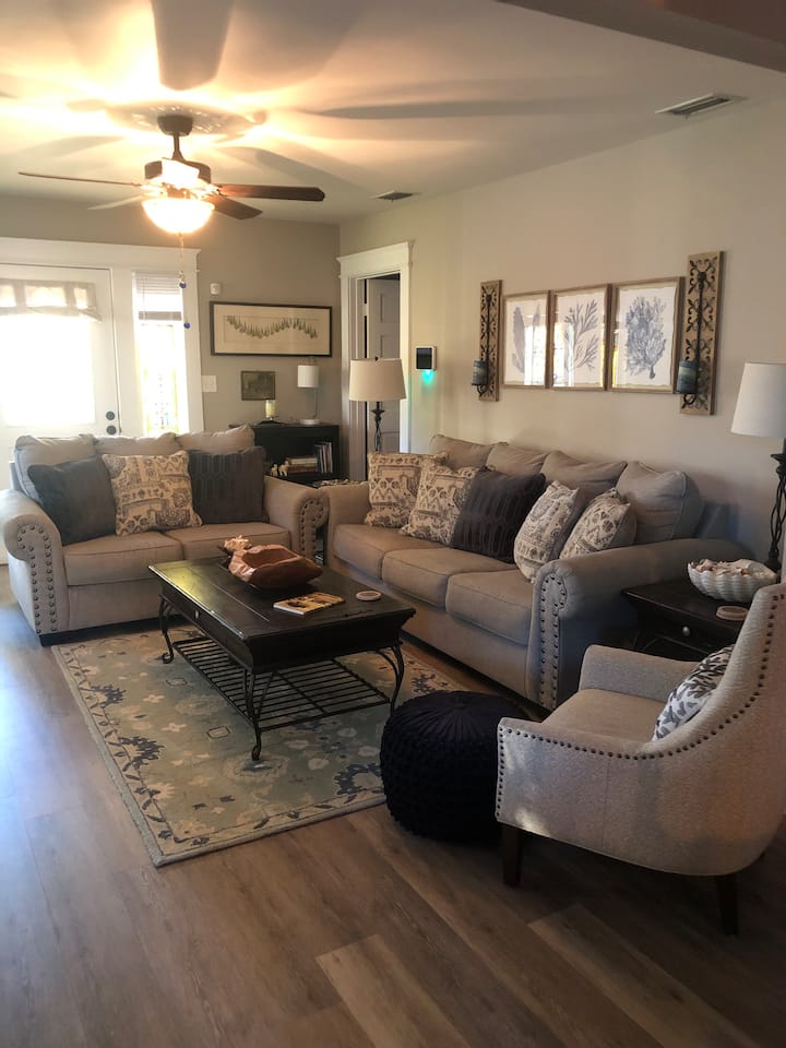 House Of Memories - Lakeland, FL