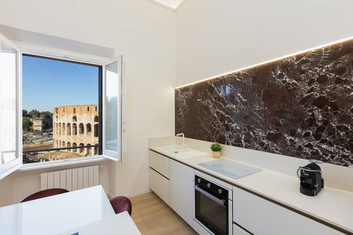 Rental In Rome – Large apt facing the Colosseum gallery image 3