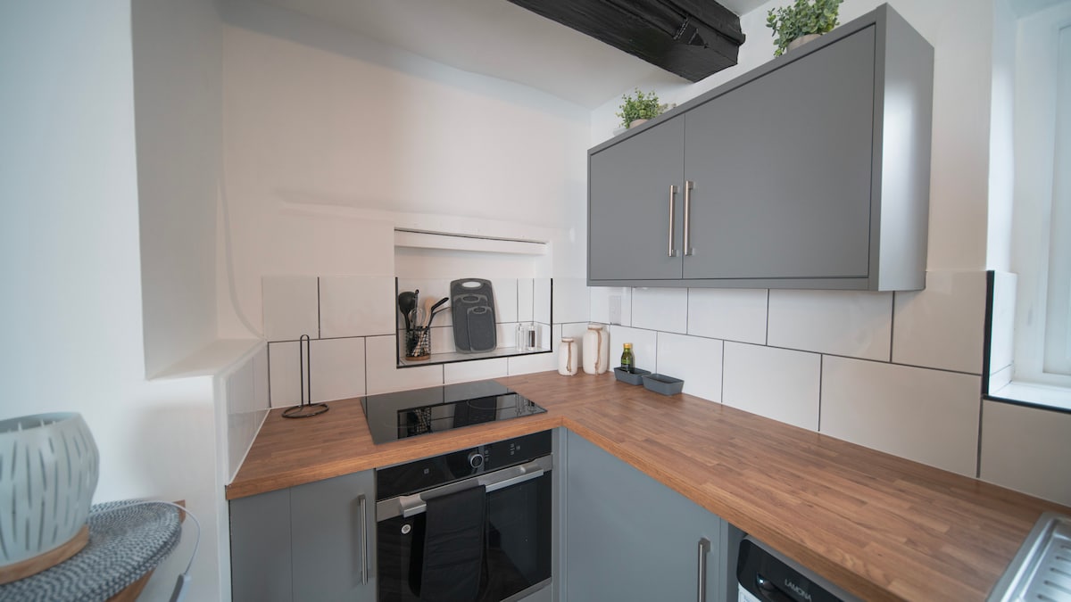 Charming City Centre Flat Walk to Bars/Restaurants