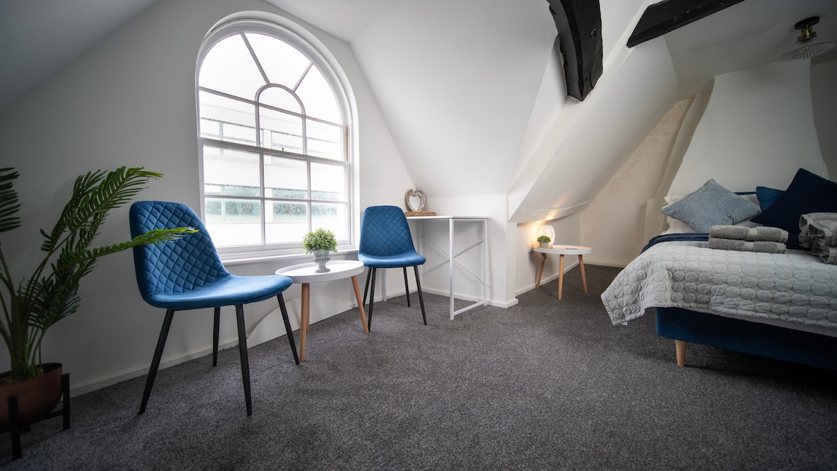 Charming City Centre Flat Walk to Bars/Restaurants