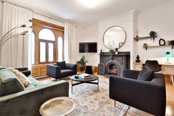 Ideal Montreal Brownstone!