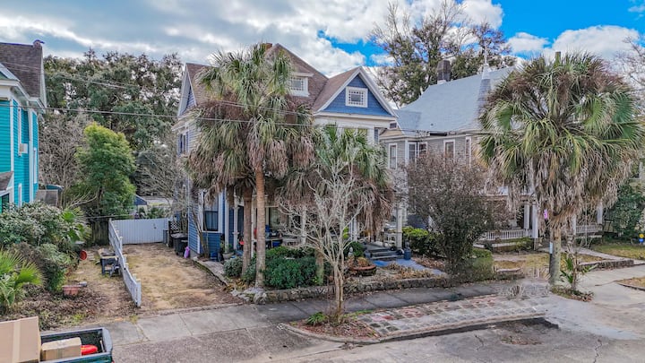 Last Minute Huge Downtown Pensacon Rental! 4bd/2ba - Pensacola, FL