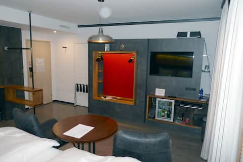 Monthly room at Hotel Zürich in Hotel Thessoni