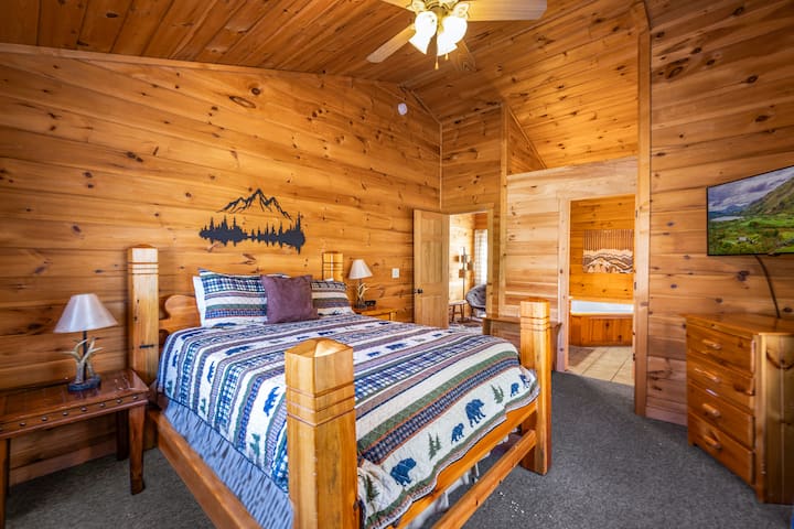 Არაჩვეულებრივი საძინებელი ჯაკუზით! 