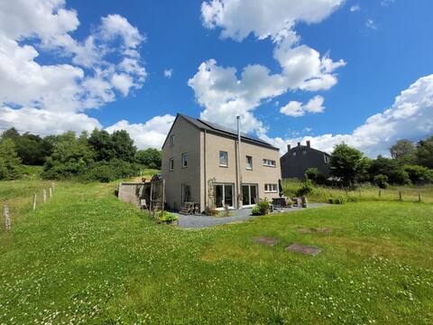 house close to Vielsalm with beautiful views