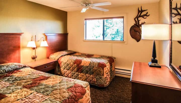 El tercer dormitorio tiene dos camas individuales para ofrecer flexibilidad en los arreglos para dormir.