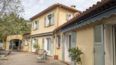 Provencal family villa