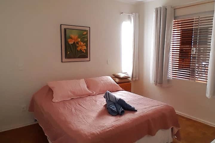 Bedroom 3 - Queen bed