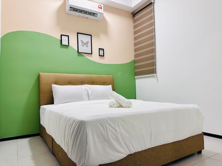 Eerste slaapkamer: 1 queensize bed 

