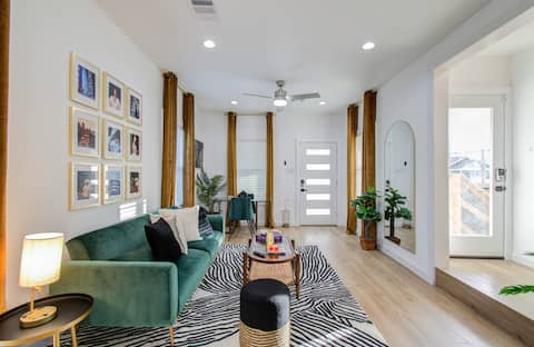 Popular Airbnb listing: 3min Drive 2 Dr. Jungs Office! Honeycomb Hideaway in Independence Heights