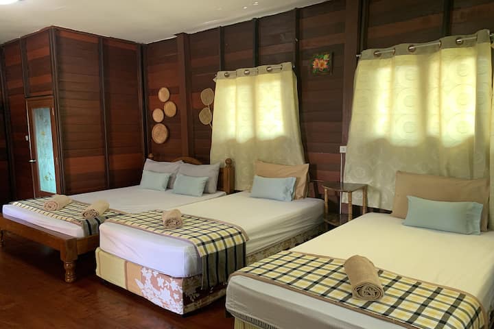 Luxury Boat House 1 @ Ban Suan Bang Toei Homestay - Sam Phran