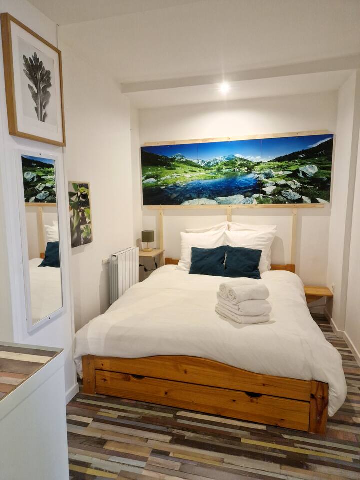 ห้องนอน/เตียงคู่ขนาด 140x190