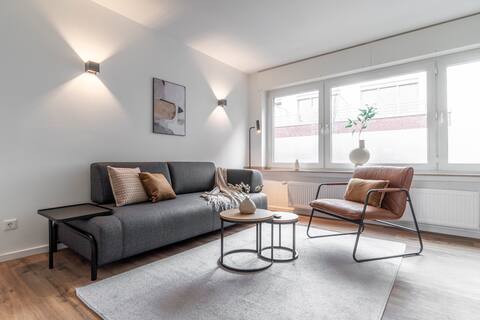 *Modern & Minimal* Design Apartment I Stadtmitte