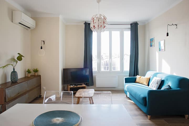 Vue Sur Les Toits Avec Terrasse, Ascenseur Et Clim - Toulon