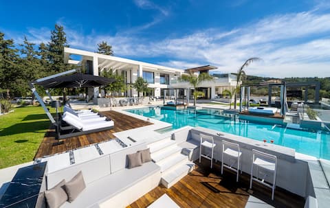 Ultra-Luxury Villa | 3 Pools, Cinema & Tennis
