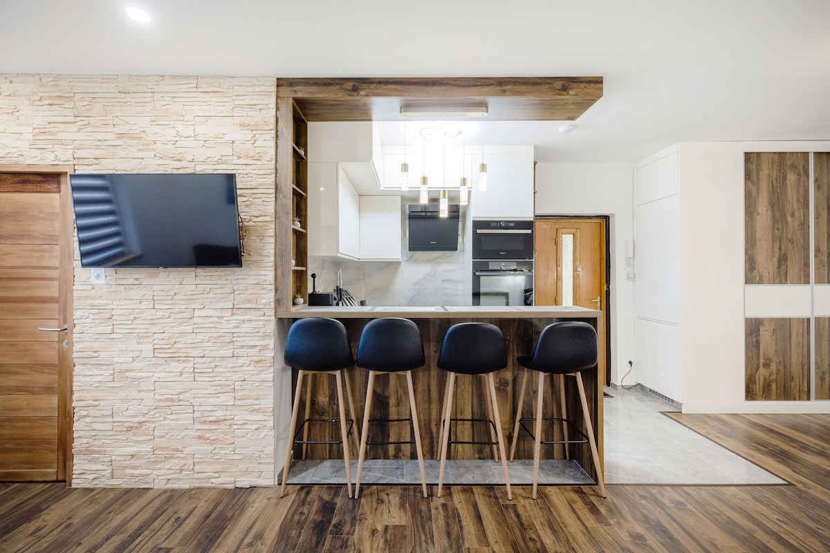 Televisheni mahiri, jiko na eneo la kula