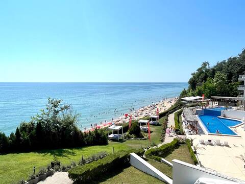 First line 3 bedroom apartment In Byala