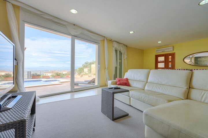 Elegant villa with panoramic views IMMO 365 gallery image 3