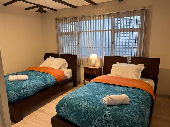 Spavaća soba 2
2 kreveta s 1 1/2 kvadratom