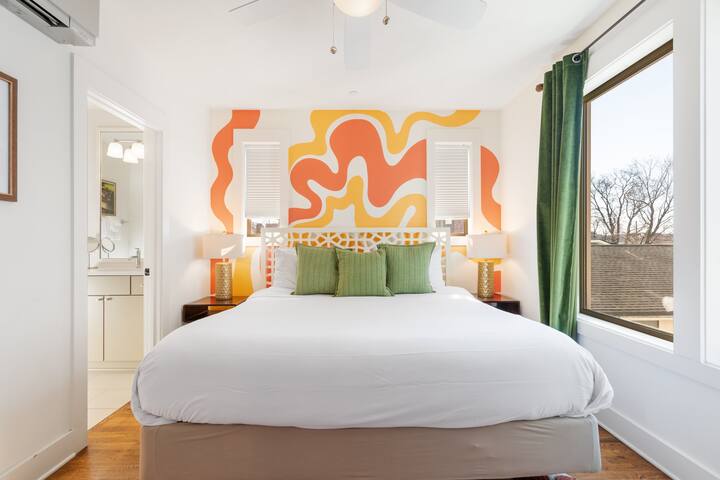 2 Homes Side by Side , Sleeps 24- Mins to Broadway gallery image 4