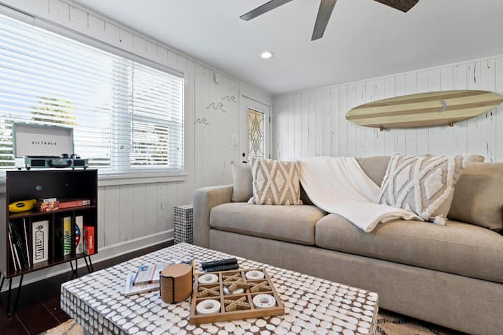 3 Br New Saltwater Pool & Game Room - Jacksonville Beach, FL