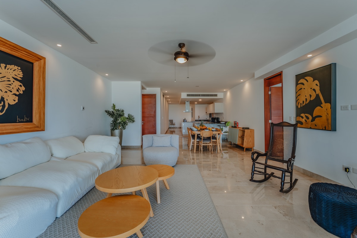 Propiedad de Airbnb exitosa: Luxury oceanfront condo + private pool en Telchac Puerto