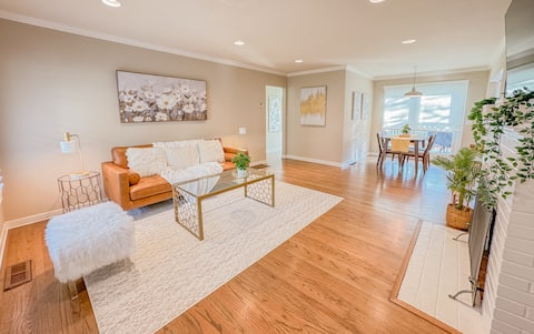 Successful Airbnb property: Sunlit 2B1B house w/ Deck & Garden on Belmont hill in California