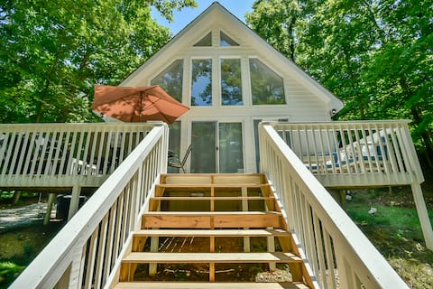 Lake-Front | Hot Tub, Large Dock, Fire-Pit, Deck