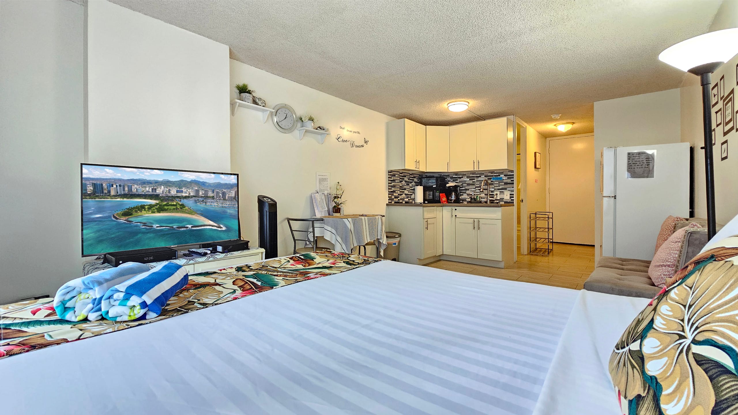 TWP 309 Studio near Waikiki Beach w/Free parking - Image 18