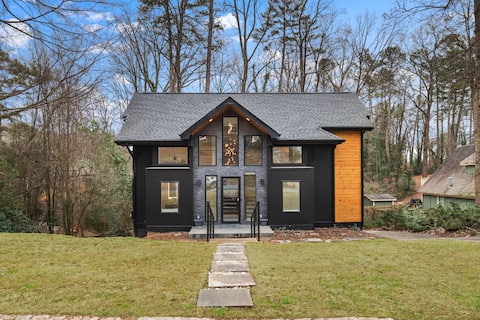 Deluxe 3Bed 3Bath Home - Dresden East Neighborhood