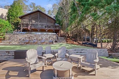 Luxury Lakefront Retreat w/ Hot Tub!