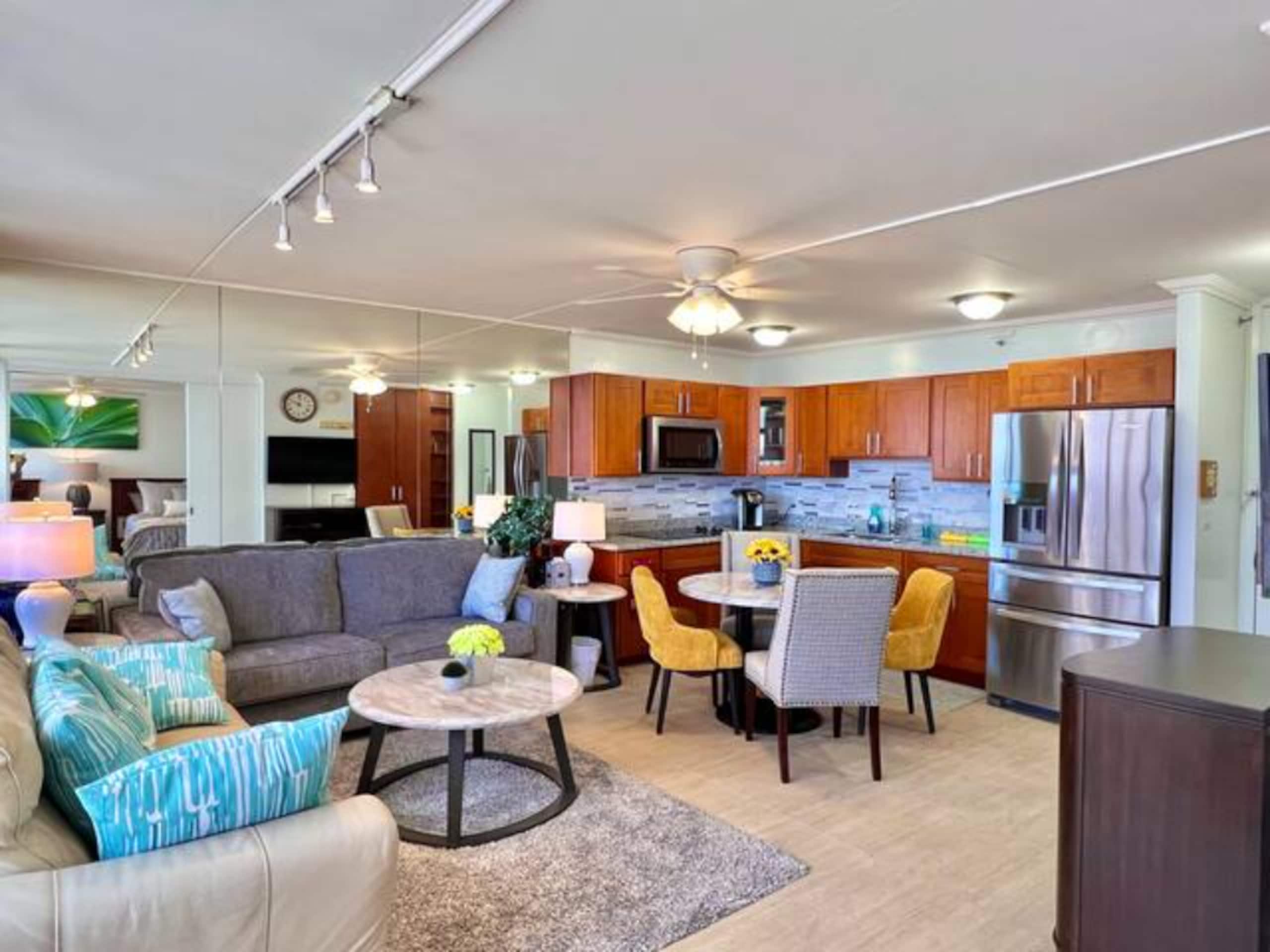 New Pool, Jacuzzi, BBQ Area & Tennis Courts! - Image 1