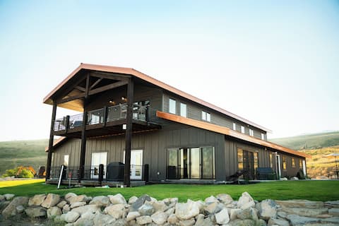 Sleeps 40 W/ Pool House