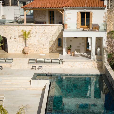 Spartacus Villa, a Countryside Bohemian Retreat gallery image 2