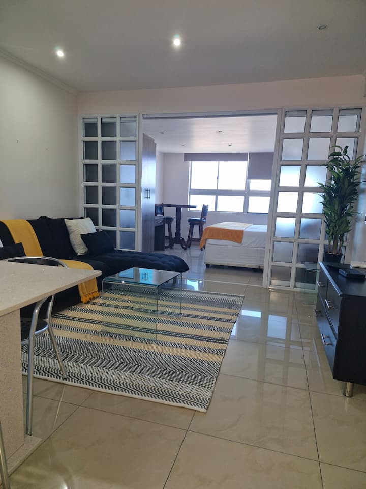 Beachfront 3 Sleeper With Beautiful Views - Durban