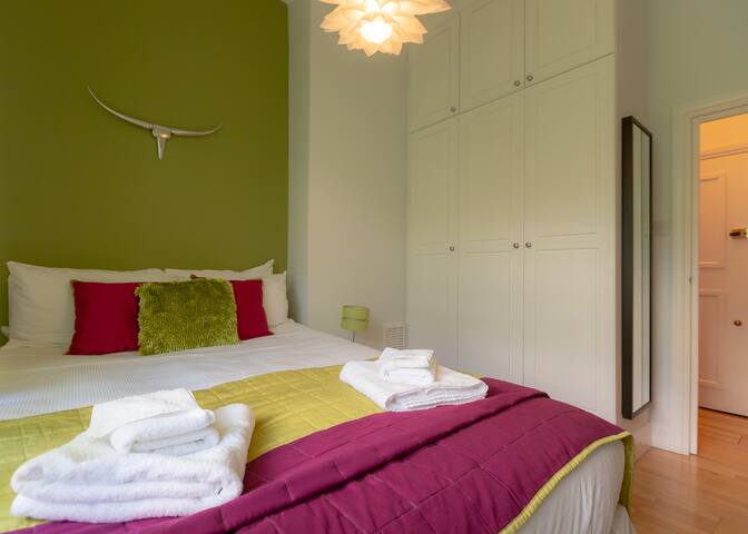 The Zenscape – Chic2BRCoventGarden|Sleeps6|Deals! gallery image 5