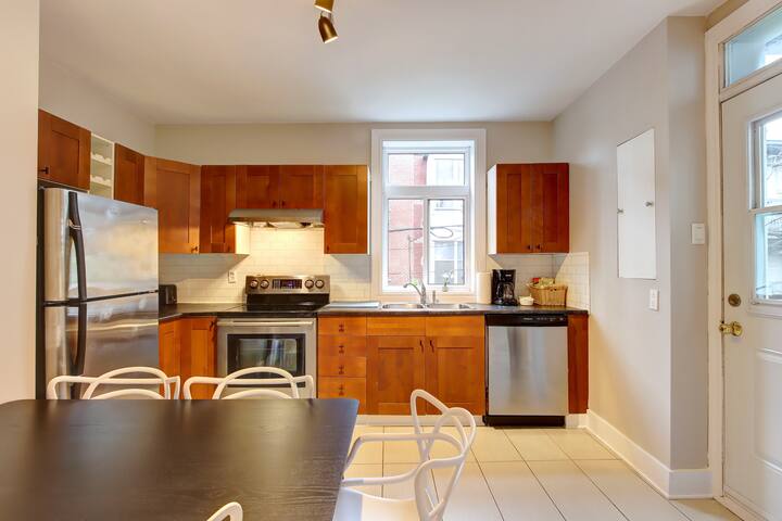 The Urban Osmosis | Parking | AC | Work desks gallery image 5