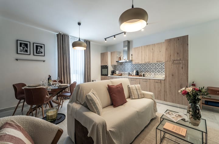 Upscale Living In Valletta - Valeta