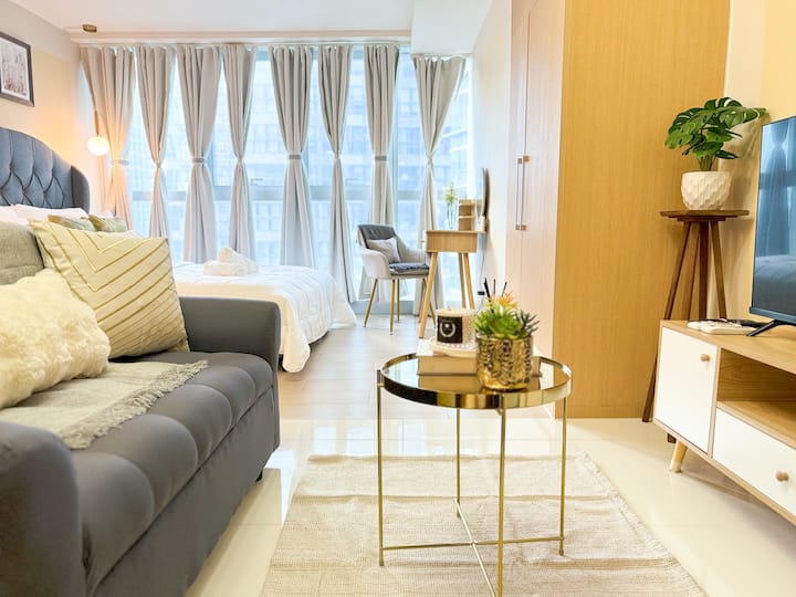 Best Luxury Suite In Uptown Bgc +200mbpswifi/pool - Taguig